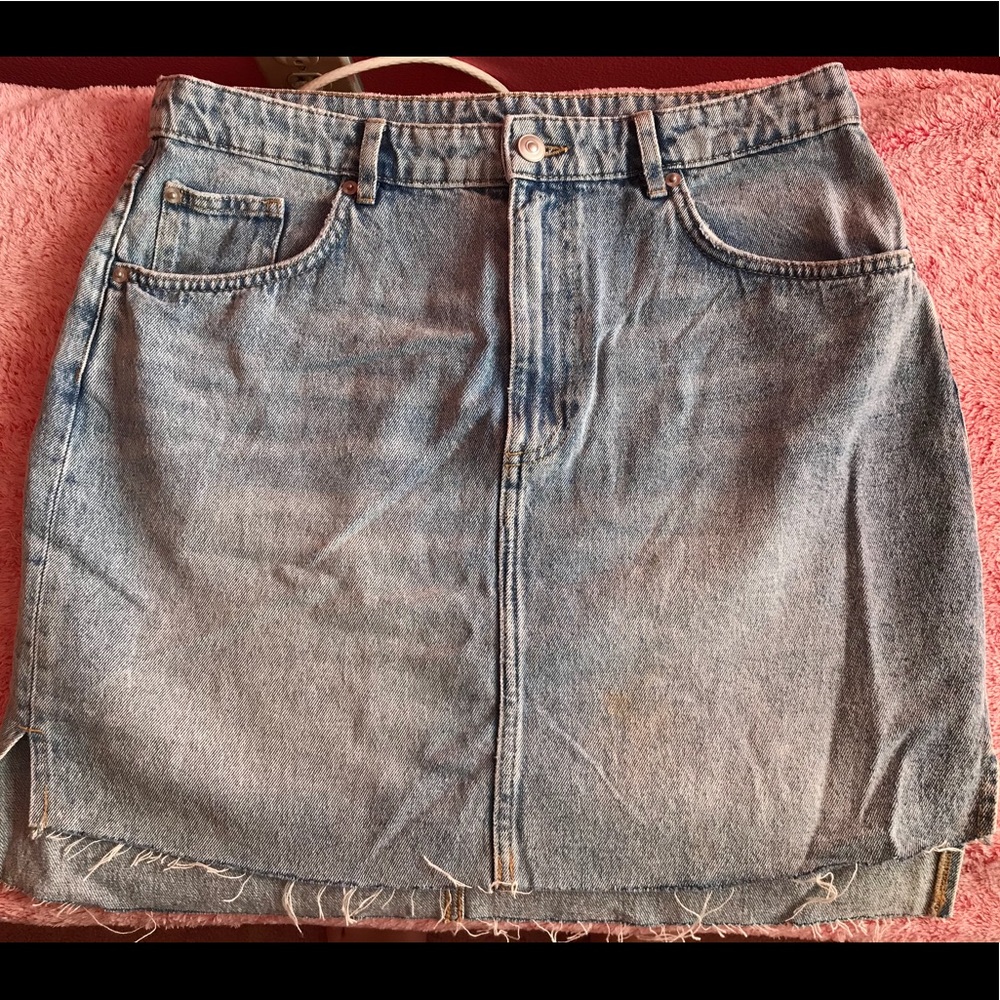 Acid wash 80s high waisted denim skirt